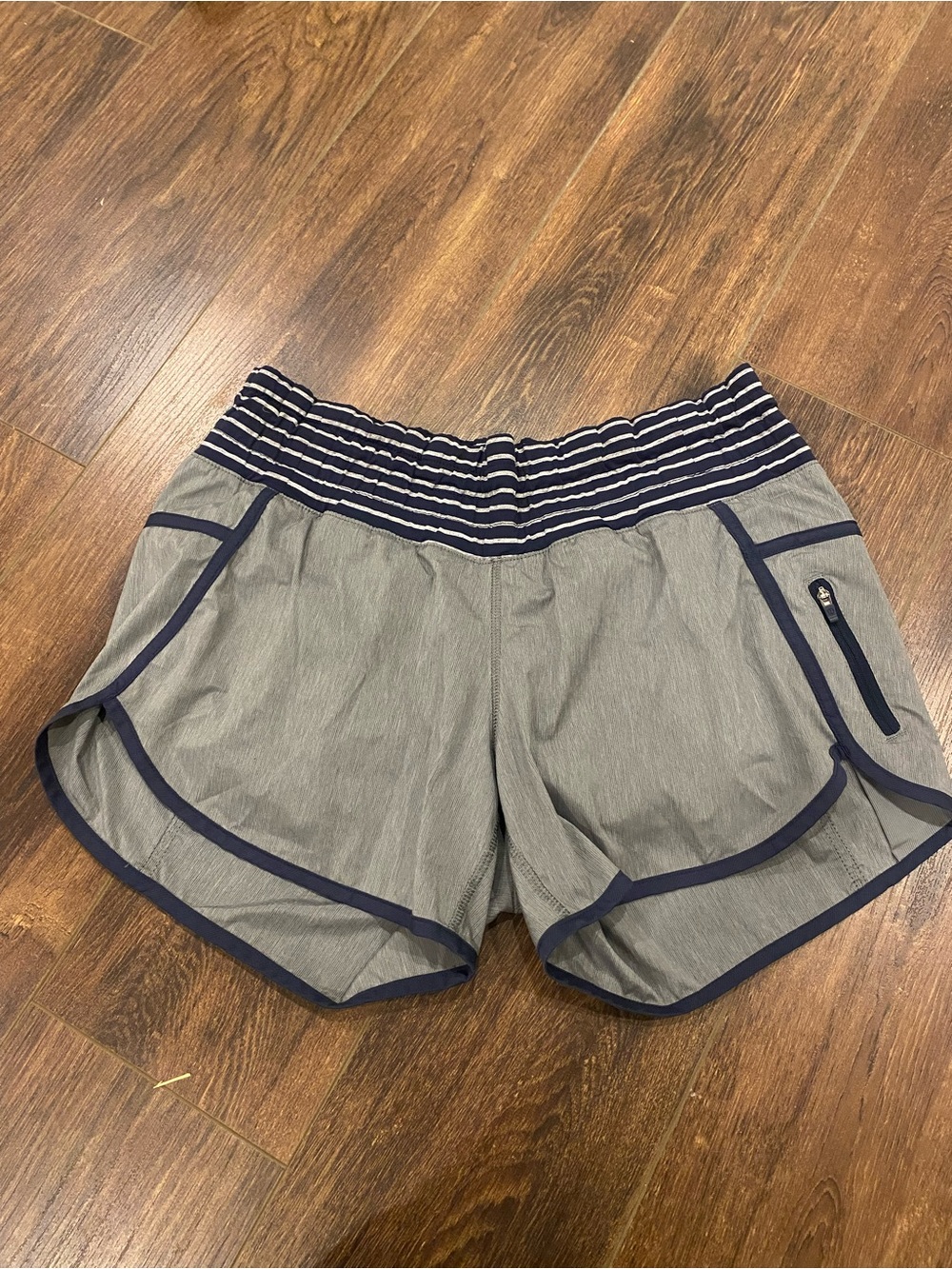 Lululemon lined shorts mid rise grey navy running shorts size 8